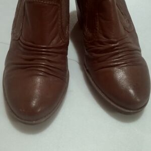 BareTraps Brown Leather Ankle Booties with Subtle Ruching